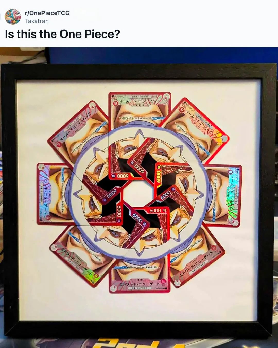 Círculo perfecto hecho con cartas líder de Barbablanca One Piece TCG